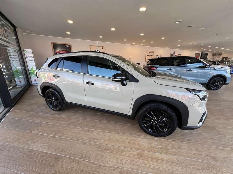 Nuova Suzuki SX4 S-Cross 110 CV (80 kW) 2026 Avorio africa SUV