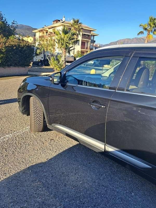 Usata Mitsubishi Outlander Instyle 150 CV (110 kW) 2017 SUV
