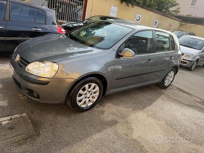 Usata VW Golf VI Comfortline 102 CV (75 kW) 2008 Grigio Utilitaria