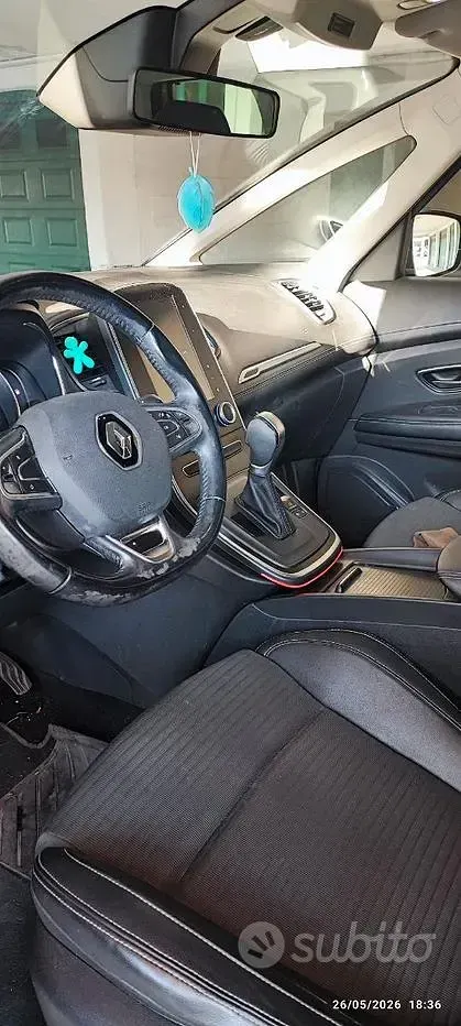Usata Renault Scénic III 110 CV (80 kW) 2017 Giallo Monovolume
