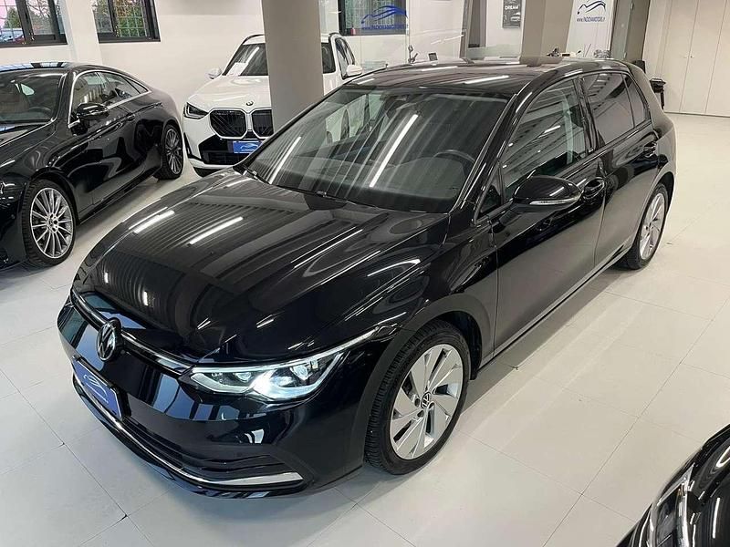 Nero metallizzato Usata 2023 VW Golf VIII Style Tre volumi | 23.800 € (Ottimo prezzo) - Immagine 1/4
