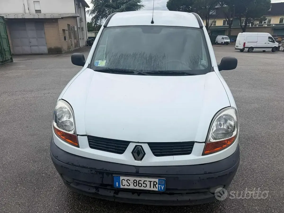Usata Renault Kangoo 82 CV (60 kW) 2004 Bianco Monovolume
