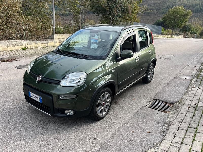 Usata Fiat Panda Trekking 80 CV (58 kW) 2014 Verde Berlina