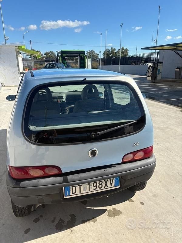 Usata Fiat 600 54 CV (39 kW) 2009 Blu Utilitaria
