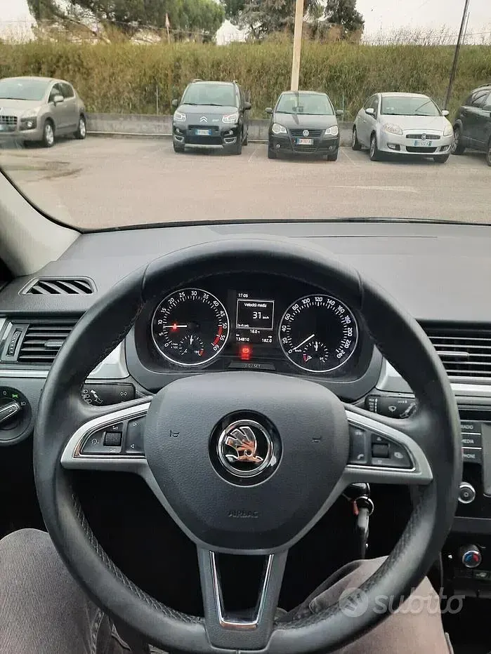 Usata Skoda Rapid Ambition 90 CV (66 kW) 2016 Grigio Utilitaria
