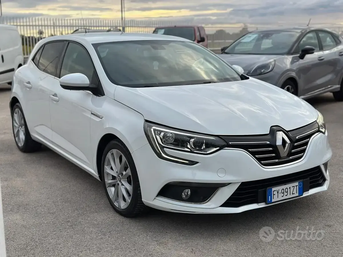 Usata Renault Mégane IV Intens 116 CV (85 kW) 2019 Bianco Berlina