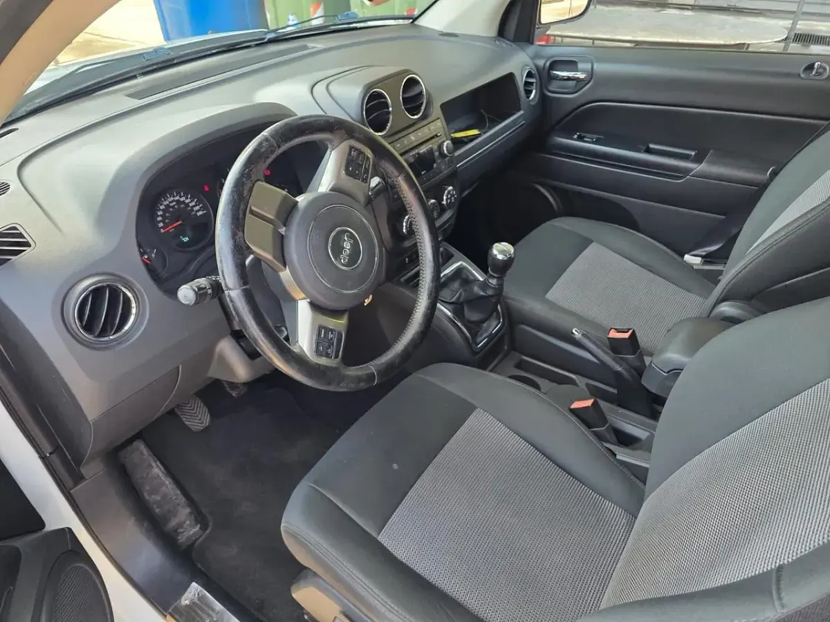 Usata Jeep Compass Sport 136 CV (100 kW) 2012 Bianco SUV