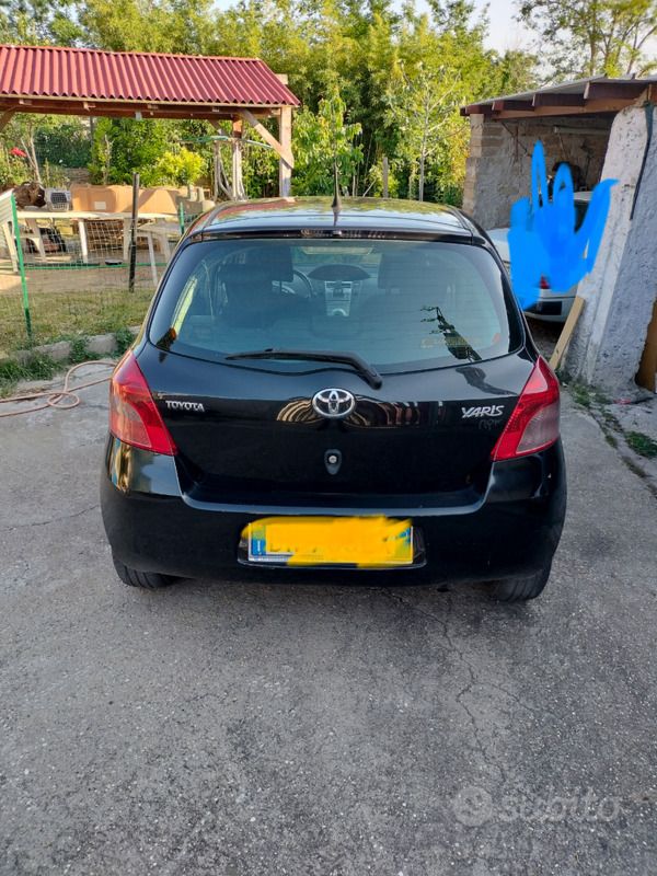 Usata Toyota Yaris 64 CV (47 kW) 2008 Nero Utilitaria