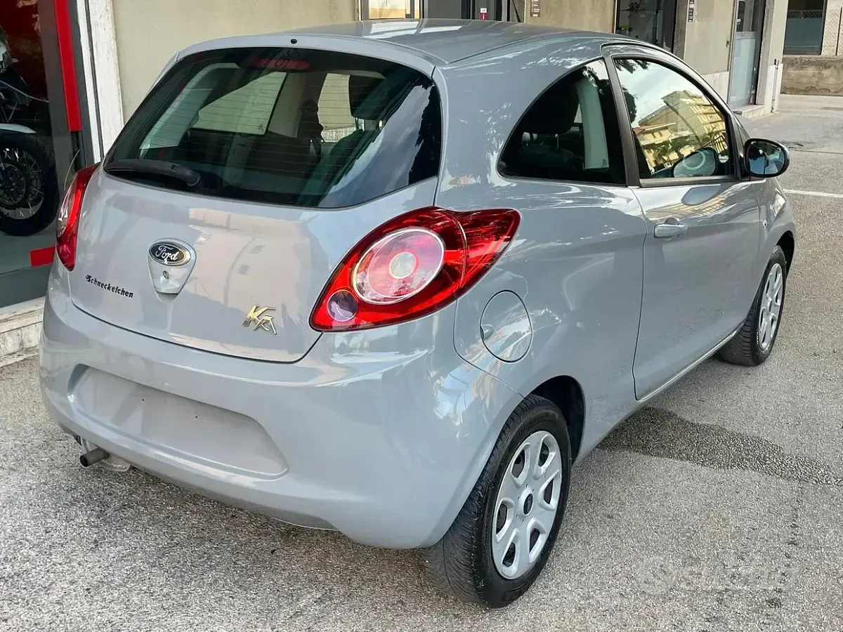 Usata Ford Ka 69 CV (50 kW) 2015 Grigio Berlina