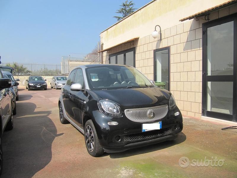 Usata Smart ForFour Prime 70 CV (51 kW) 2015 Nero Utilitaria