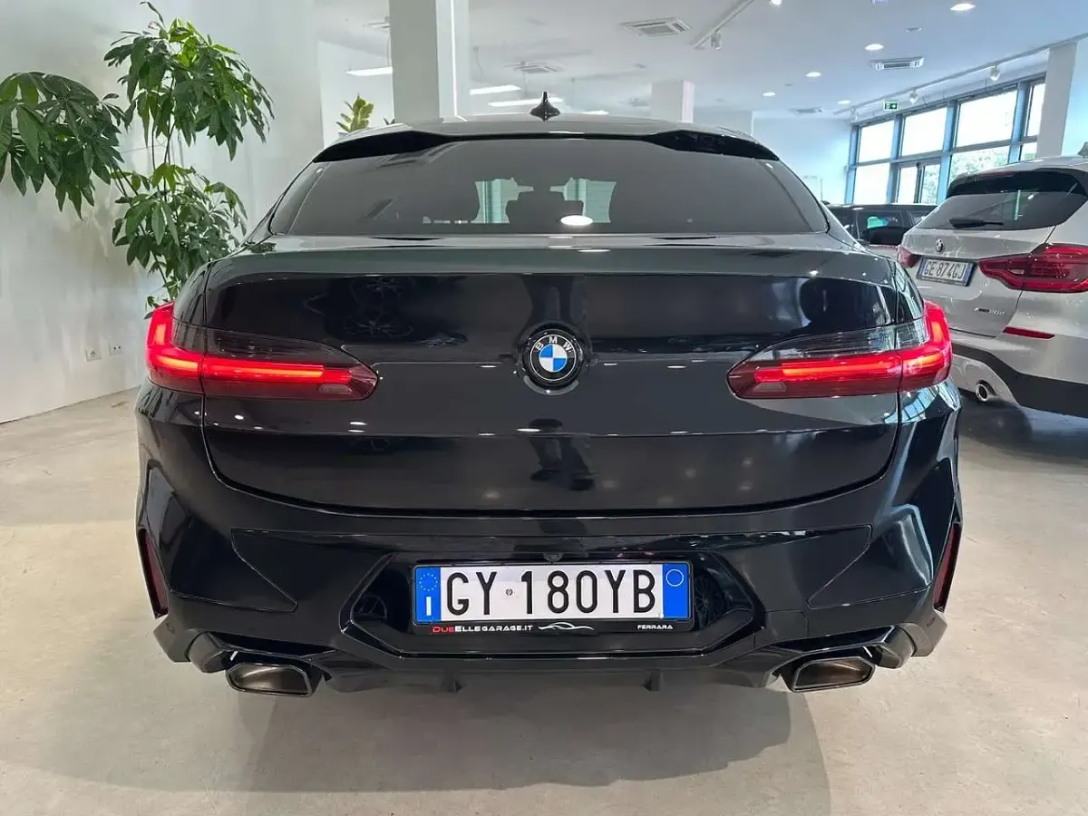 Usata BMW X4 M Sport 190 CV (139 kW) 2025 Black sapphire metallizzato SUV