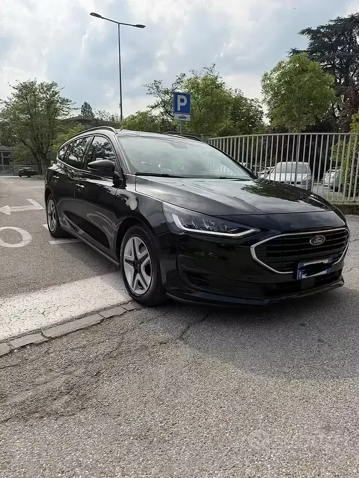 Usata Ford Focus Business Edition 120 CV (88 kW) 2022 Nero Station wagon