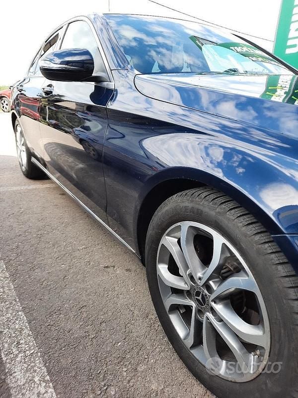 Begagnad Mercedes C200 Exclusive 184 HK (135 kW) 2017 Blå Sedan