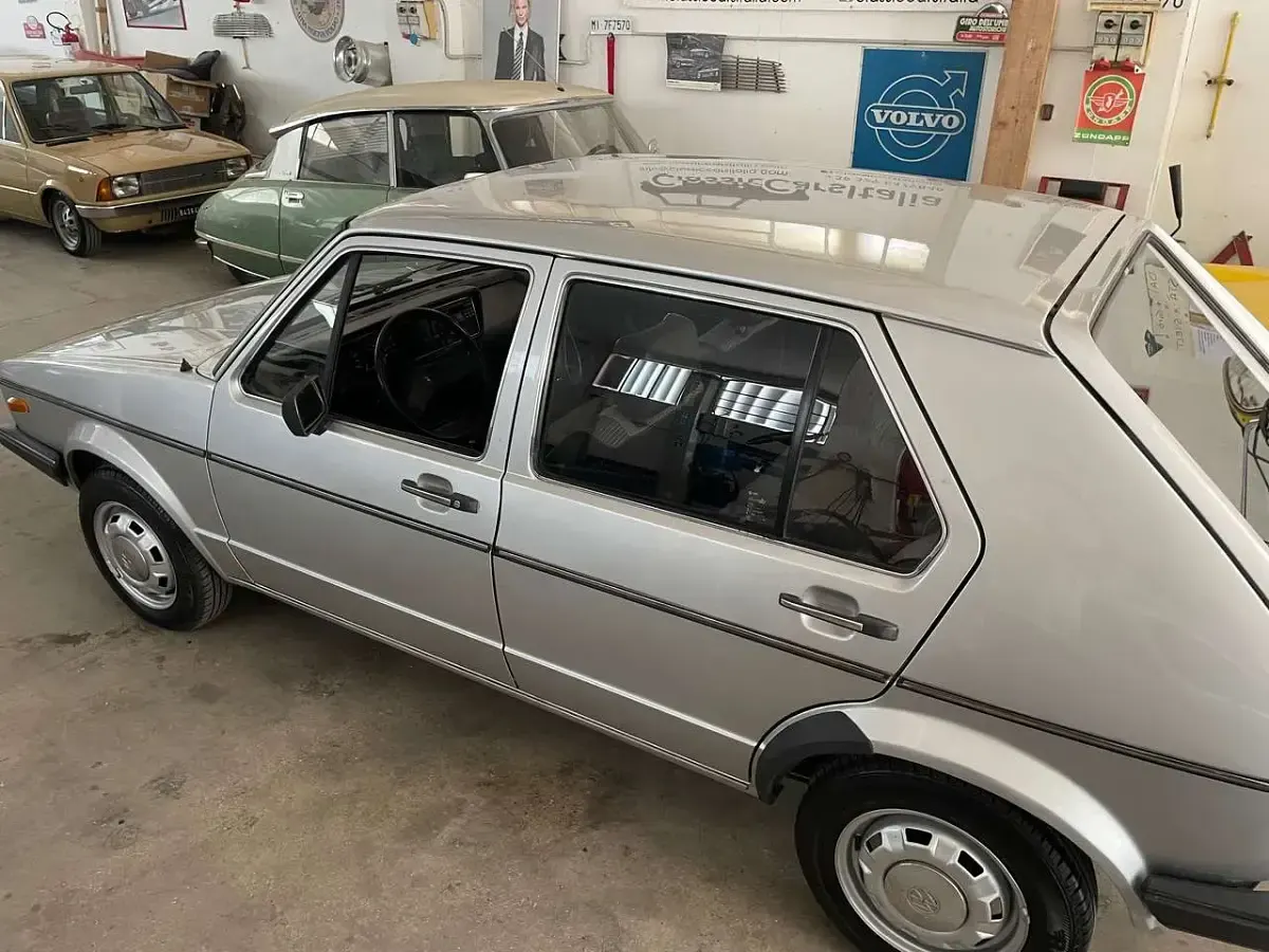 Usata VW Golf I 50 CV (36 kW) 1982 Argento Utilitaria