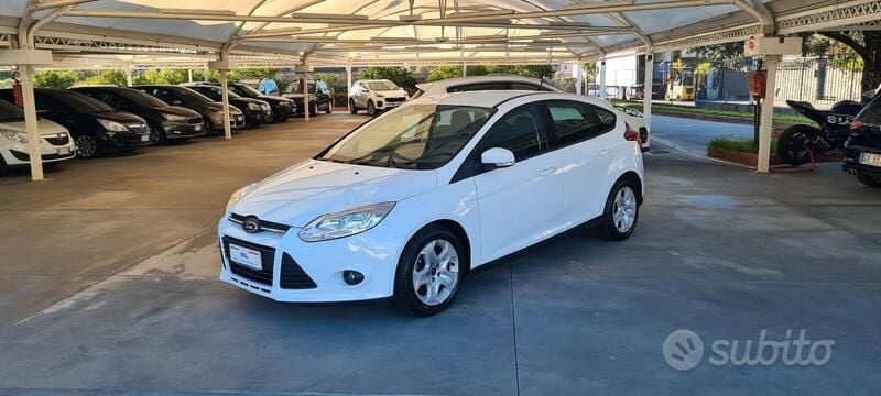 Usata Ford Focus 116 CV (85 kW) 2012 Bianco Berlina