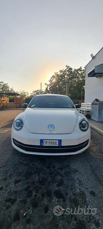 Usata VW Beetle 105 CV (77 kW) 2012 Bianco Utilitaria