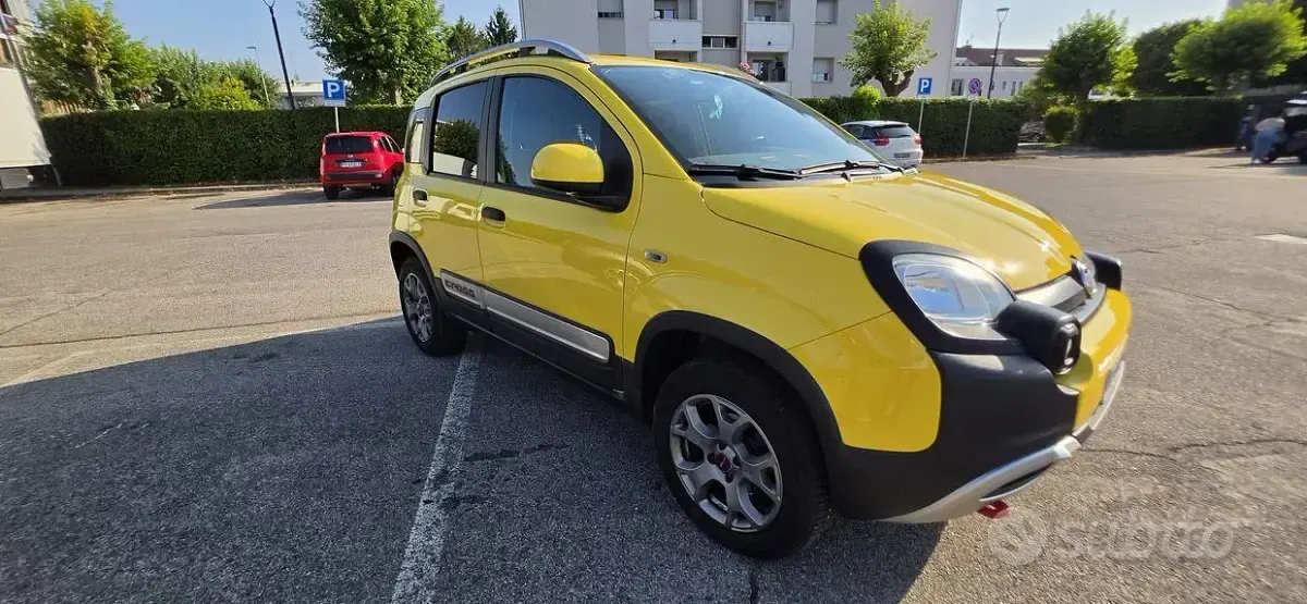 Usata Fiat Panda Cross Cross 95 CV (69 kW) 2016 Giallo Utilitaria