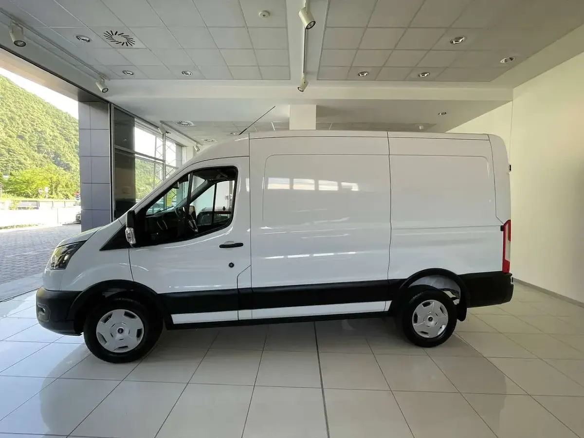 Usata Ford Transit 131 CV (96 kW) 2025 Bianco Furgone