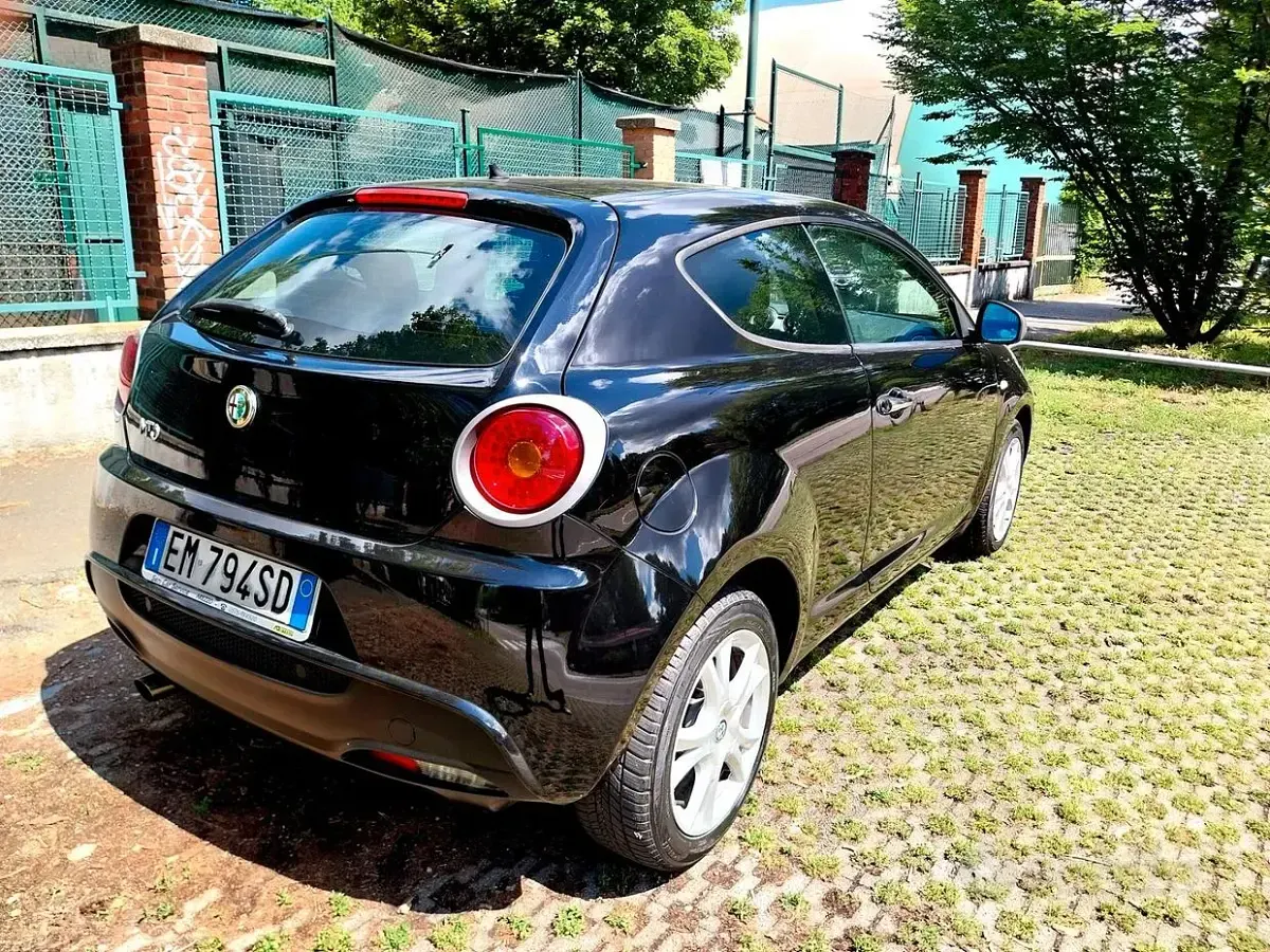 Usata Alfa Romeo MiTo Distinctive 79 CV (58 kW) 2012 Nero Utilitaria