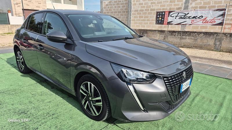 Usata Peugeot 208 GT 100 CV (73 kW) 2021 Grigio Utilitaria