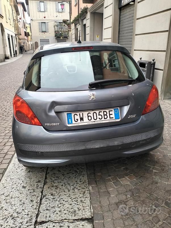 Usata Peugeot 207 70 CV (51 kW) 2007 Grigio Berlina