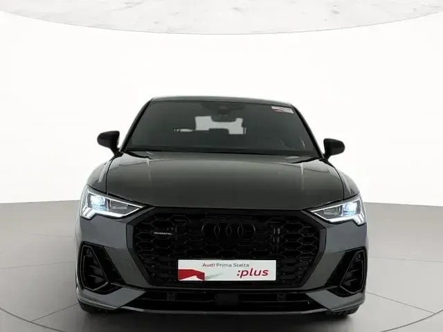 Usata Audi Q3 Sportback Comfort 190 CV (139 kW) 2024 Grigio daytona perlato SUV