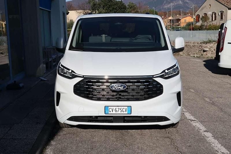 Usata Ford Tourneo Custom Titanium 136 CV (100 kW) 2024 Bianco Furgone