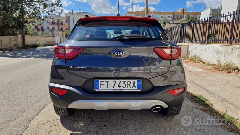 Usata Kia Stonic 120 CV (88 kW) 2019 Grigio SUV