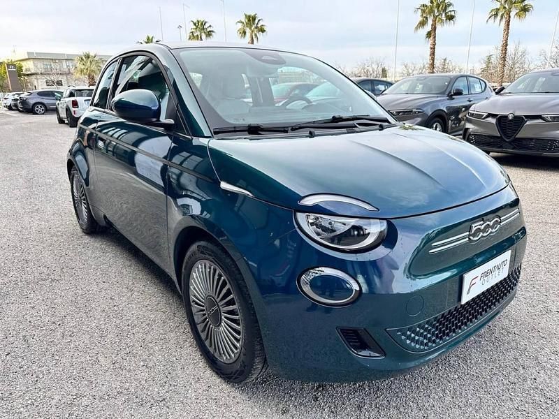 Usata Fiat 500e Icon 42 kW (58 CV) 2023 Blu Berlina