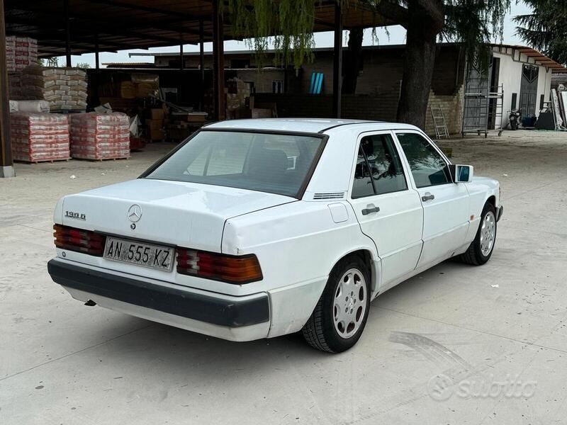 Usata Mercedes 190 75 CV (55 kW) 1990 Bianco Berlina