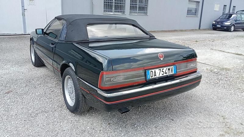 Usata Cadillac Allante 173 CV (127 kW) 1992 Nero Cabrio