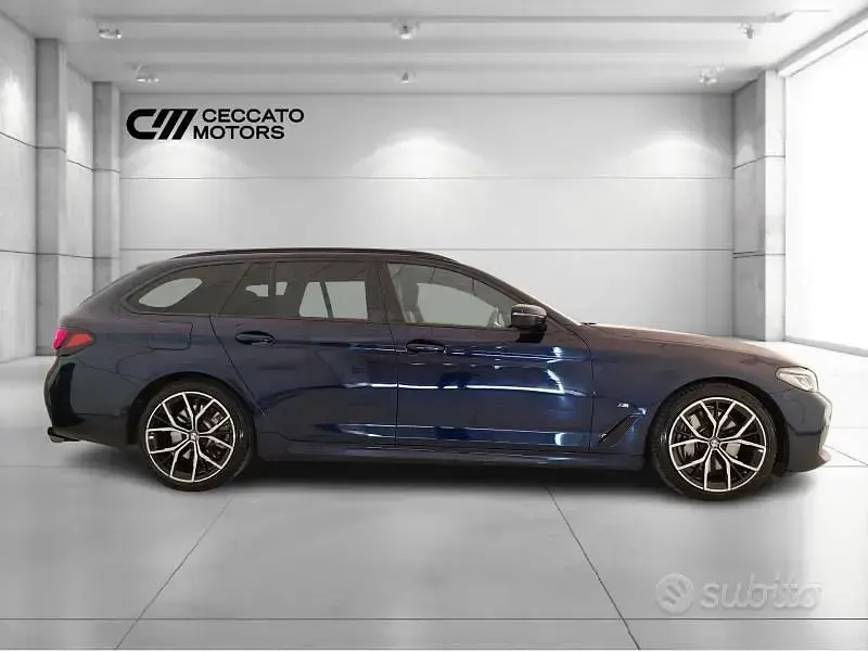 Usata BMW 530 Comfort Edition 249 CV (183 kW) 2023 Bluazzurro Station wagon