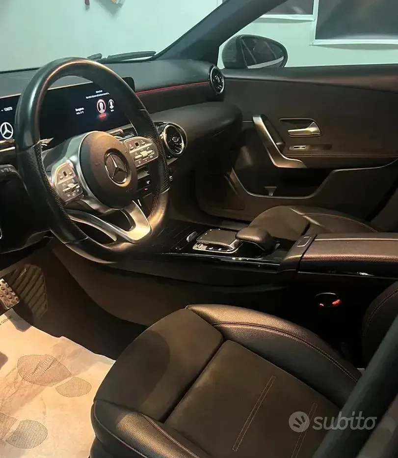 Usata Mercedes A180 Premium 136 CV (100 kW) 2019 Grigio Berlina