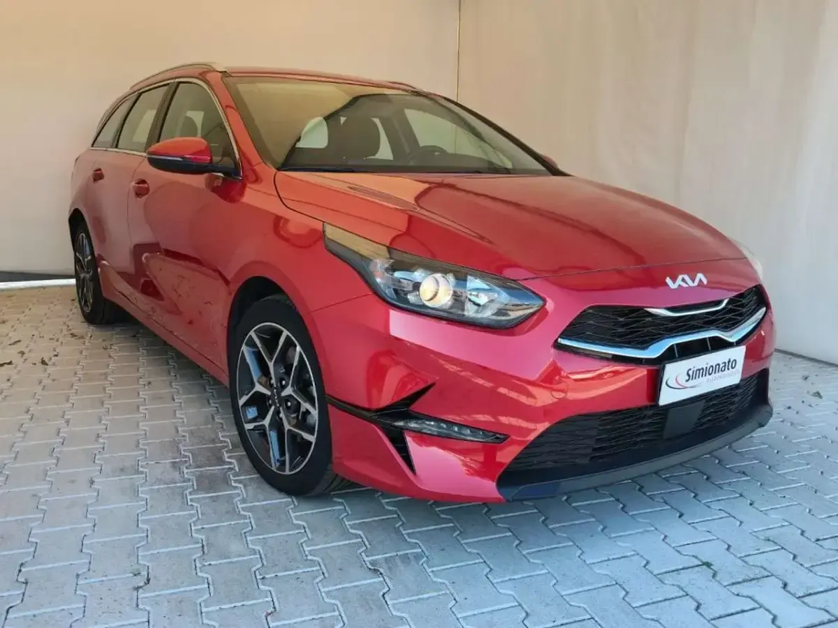 Usata Kia Ceed Sportswagon 136 CV (100 kW) 2023 Rosso Station wagon