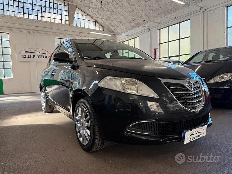 Usata Lancia Ypsilon Gold 69 CV (50 kW) 2012 Nero Utilitaria