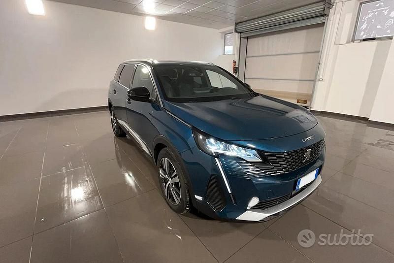 Usata Peugeot 5008 Allure 131 CV (96 kW) 2024 Blu/azzurro SUV