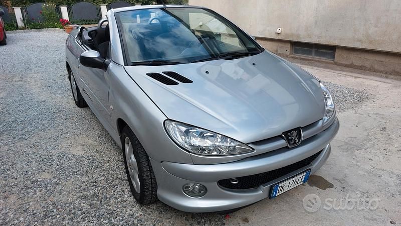 Usata Peugeot 206 CC 109 CV (80 kW) 2007 Grigio Cabrio