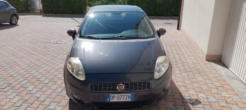 Usata Fiat Grande Punto Active 65 CV (47 kW) 2008 Grigio Utilitaria