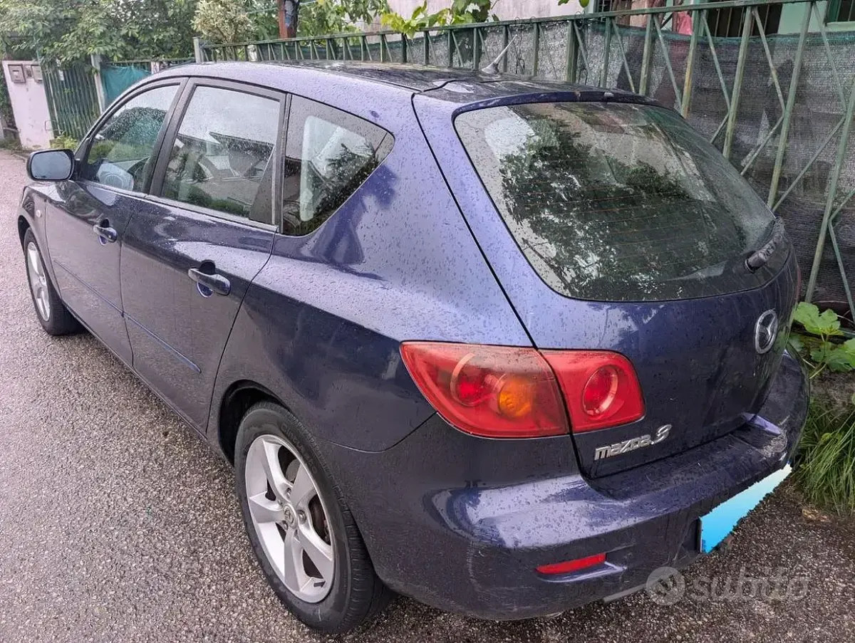 Usata Mazda 3 109 CV (80 kW) 2005 Blu Berlina