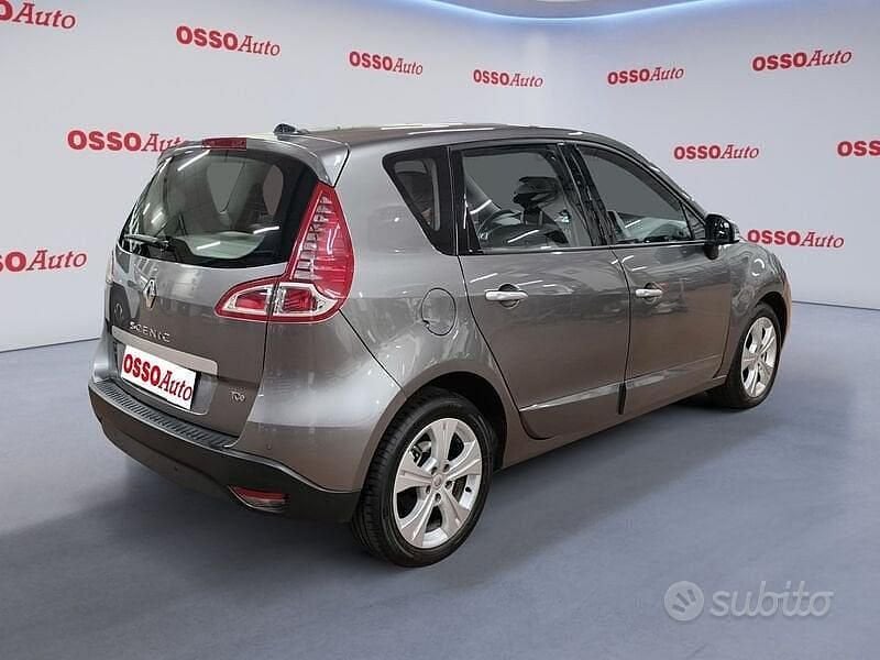 Usata Renault Scénic III 130 CV (95 kW) 2011 Grigio Monovolume