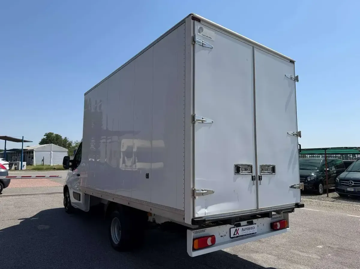 Usata Renault Master 145 CV (106 kW) 2020 Bianco Monovolume