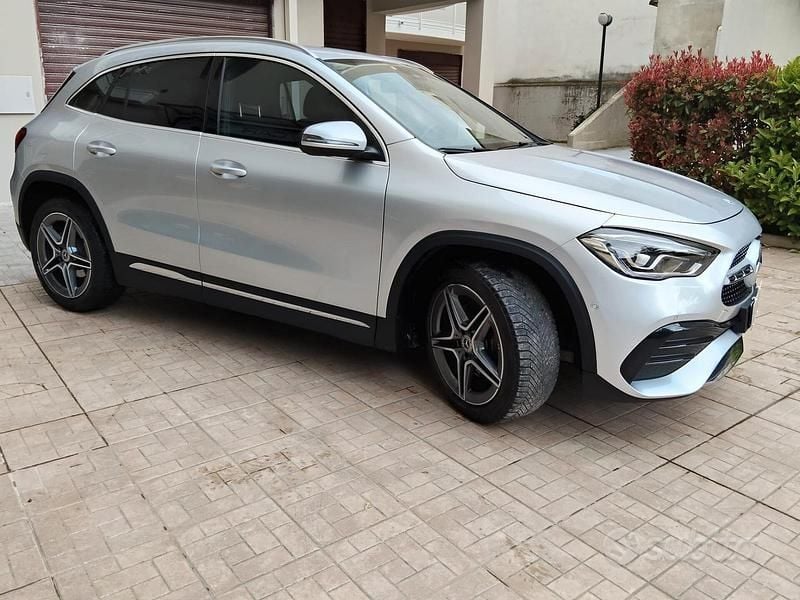 Usata Mercedes GLA200 Premium 150 CV (110 kW) 2023 Grigio SUV