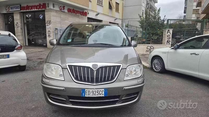 Käytetty Lancia Phedra 136 HP (100 kW) 2010 Harmaa Tila-auto