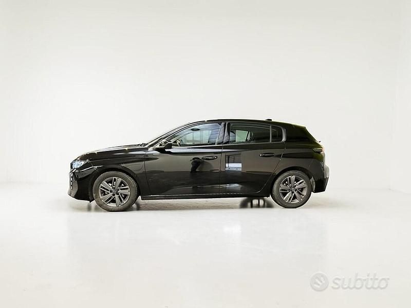 Usata Peugeot 308 Active 131 CV (96 kW) 2022 Nero Berlina