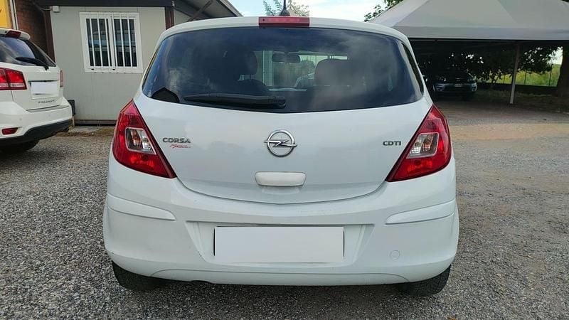 Usata Opel Corsa Cosmo 95 CV (69 kW) 2011 Bianco Utilitaria