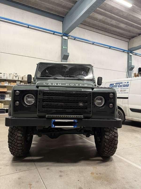 Usata Land Rover Defender S 122 CV (89 kW) 2008 Verde Station wagon