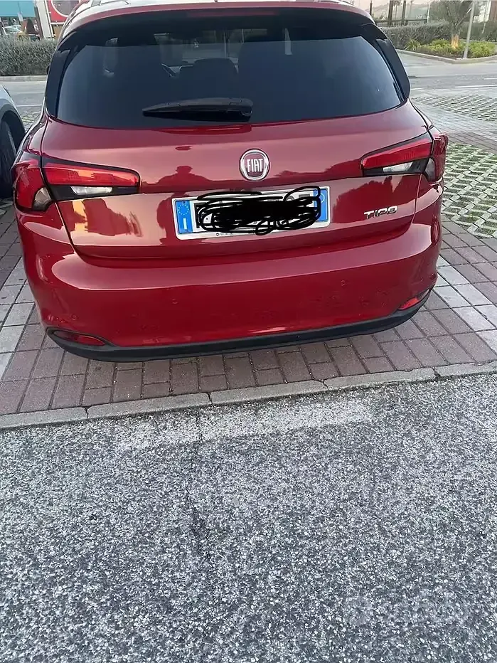 Usata Fiat Tipo 95 CV (69 kW) 2017 Rosso Utilitaria