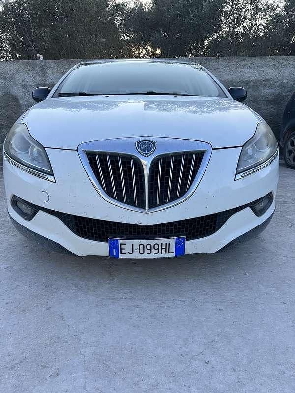 Usata Lancia Delta 120 CV (88 kW) 2011 Bianco Utilitaria