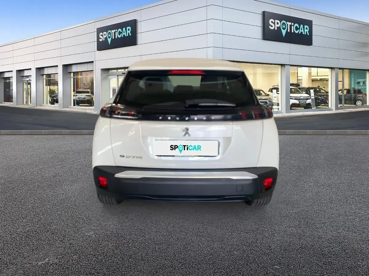 Usata Peugeot e-2008 Active 100 kW (136 CV) 2021 Bianco SUV