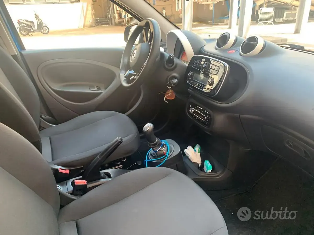 Usata Smart ForFour 61 CV (44 kW) 2016 Blu Utilitaria